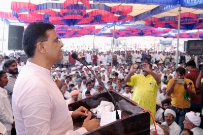 गुजरात में बीजेपी का बड़ा फैसला,निर्दलीय उम्मीदवार के तौर पर चुनाव लड़ रहे 12 बागियों को किया निलंबित