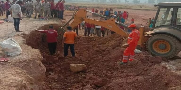 छत्तीसगढ़ में बहुत बड़ा हादसा, खदान धंसने से 7 ग्रामीणों की मौत, कई अंदर फंसे, रेस्क्यू ऑपरेशन जारी