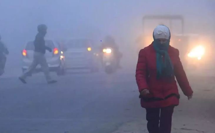 ठंड का कहर जारी, UP-पंजाब में कोहरे से दृश्यता शून्य, एक हफ्ते तक कोई राहत नहीं