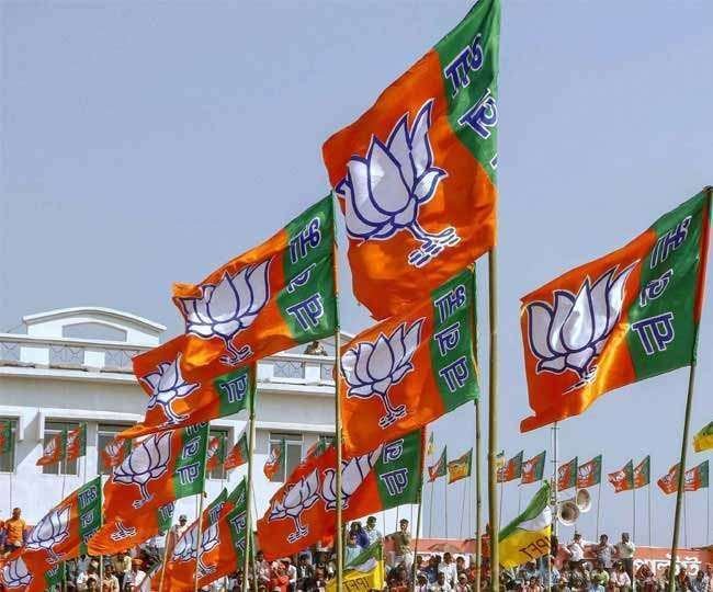 UP MLC Election 2023: एमएलसी चुनाव में BJP की बल्ले-बल्ले, समाजवादी पार्टी को तगड़ा झटका
