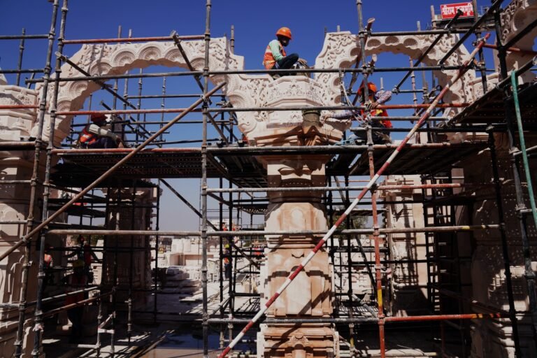 दिखने लगा श्रीराम जन्मभूमि मन्दिर निर्माण का दिव्य रूप, देखिये प्रगति कार्य के कुछ छायाचित्र !