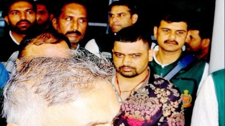 Deepak Boxer Arrested: गैंगस्टर दीपक बॉक्सर को Mexico से दिल्ली लेकर पहुंची पुलिस, FBI की मदद से किया गिरफ्तार