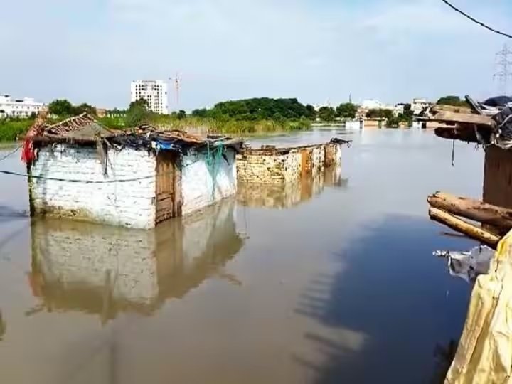 कानपुर में गंगा का जलस्तर बढ़ा: शुक्लागंज में 300 घर डूबे !
