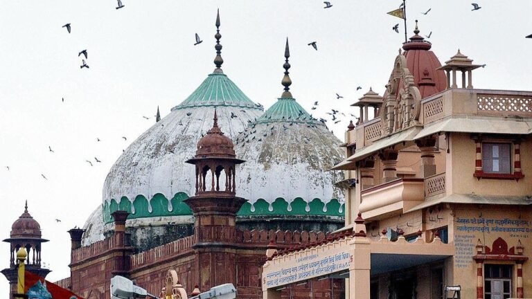 Mathura News: पहली बार ईदगाह की भूमि पर किया दावा, श्रीकृष्ण जन्मभूमि की कोर्ट में नई याचिका..!
