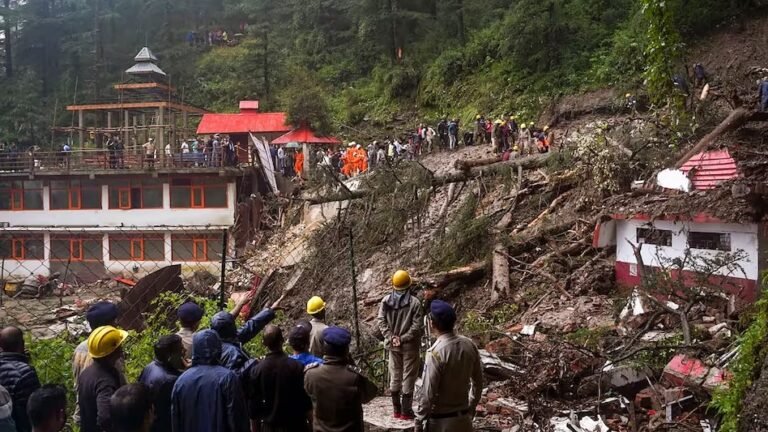 Shimla Landslide:   कैसे बचेगी पहाड़ों की रानी शिमला? 300 मौतें, 10 हजार घरों में दरार !