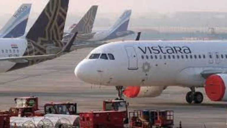 दिल्ली एयरपोर्ट पर टला बड़ा हादसा, हो जाती दो विमानों में टक्कर !