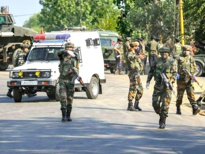 कश्मीर आतंकी हमले में 3 जवान शहीद, एक जवान लापता, हमलावरों की तलाश तेज !