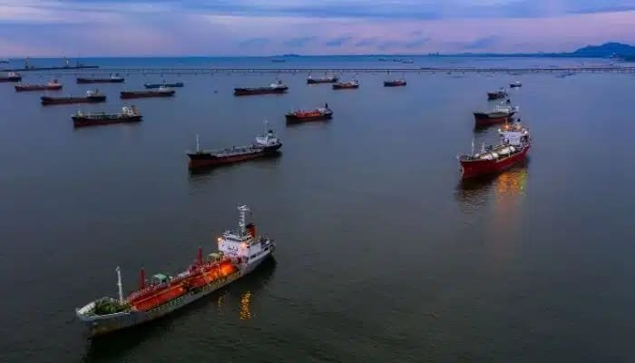 रूस आर्कटिक मार्ग से चीनी बंदरगाहों तक अधिक तेल भेज रहा है