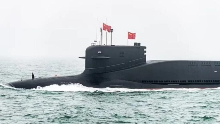 अपने ही जाल में फसी चीन की पनडुब्बी, कैप्टेन समेत 55 नौसैनिकों की मौत की आशंका !