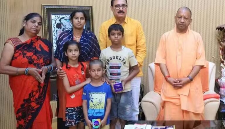 लखनऊ पुलिस हिरासत में मौत का मामला: पीड़ित परिवार को 10 लाख की आर्थिक मदद; बच्चों को फ्री शिक्षा