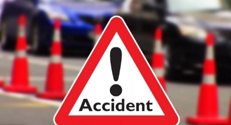 Kanpur Accident: कानपुर में राजधानी एक्सप्रेस के नीचे आया युवक, दोनों पैर कटे, हालत गंभीर !
