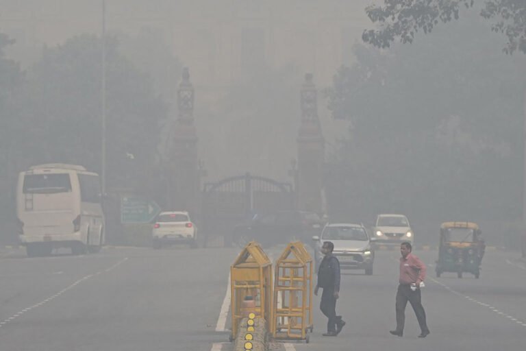 Delhi AQI LIVE Update: प्रदूषण बना कहर,बढ़ते प्रदूषण पर SC के आदेश,छोटी कक्षाओं की ऑनलाइन क्लास चालू