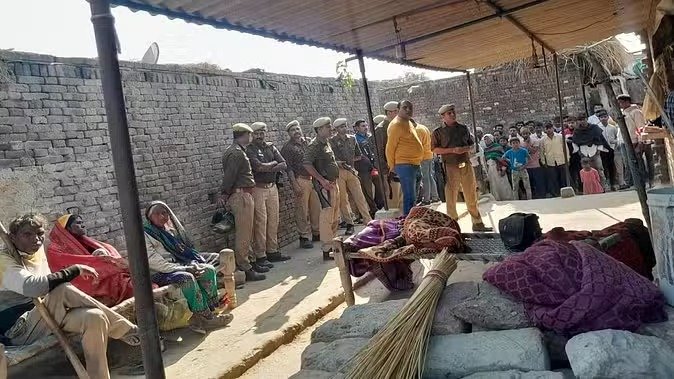 Massacre in Gajraula: गजरौला में किशोरी की दुपट्टे से गला घोटकर हत्या, एक आरोपी हिरासत में !