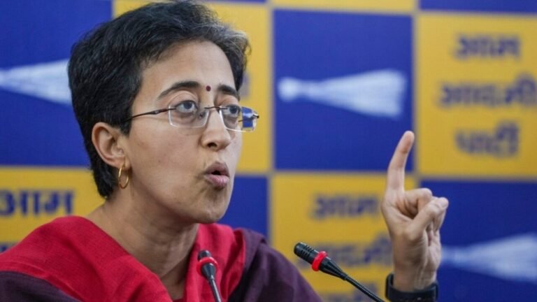 Delhi elections: सीएम आतिशी ने BJP पर साधा निशाना, कहा- ‘बीजेपी के पास नहीं है CM का चेहरा’!