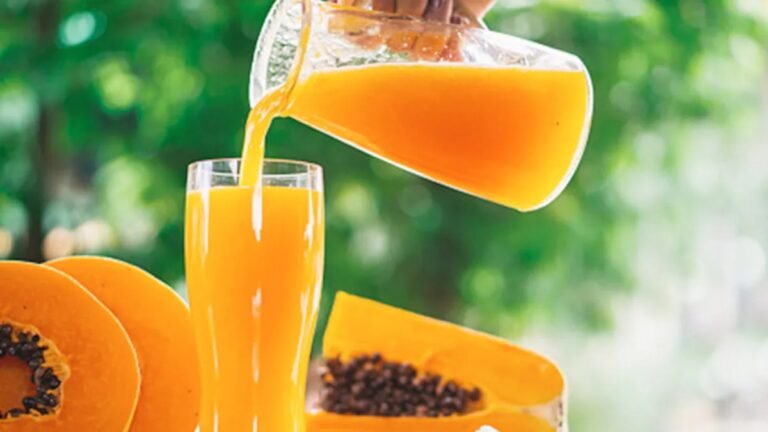 Raw Papaya Juice: इम्यूनिटी बढ़ाए और वजन घटाने में मदद करे, जानें इसके फायदे