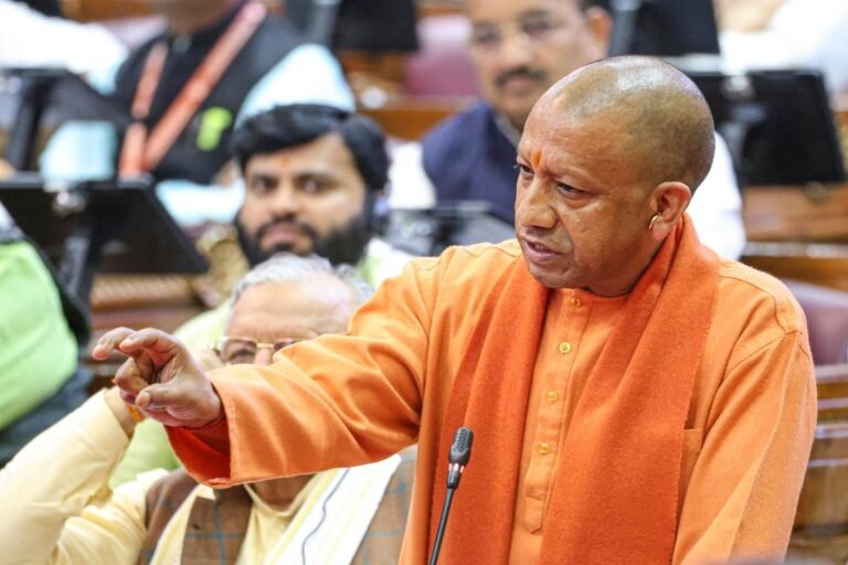 UP News: सीएम योगी ने महाकुंभ पर सपा को लताड़ा, कहा- ‘सनातन के आयोजन को भव्यता से करना कोई अपराध नहीं’