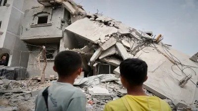 Israel-Hamas conflict: गाजा में इजरायली बमबारी से 32 मौतें, हमास ने भी रॉकेट दागे