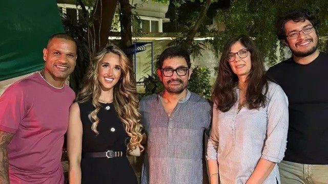 शिखर धवन और आमिर खान अपनी गर्लफ्रेंड्स के साथ आए नजर, सोशल मीडिया पर वायरल हुई खास तस्वीर