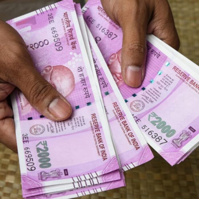 चुनाव जीतने के बाद खुशी में धूम धड़ाका करना नेताओं को महंगा पड़ेगा, ढोल-नगाड़े और मिठाई का खर्च अब नेताओं की जेभ से