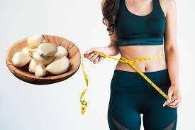 जानिए सर्दियों में लहसुन खाना कितना है फायदेमंद,इन बीमारियों का इलाज है लहसुन