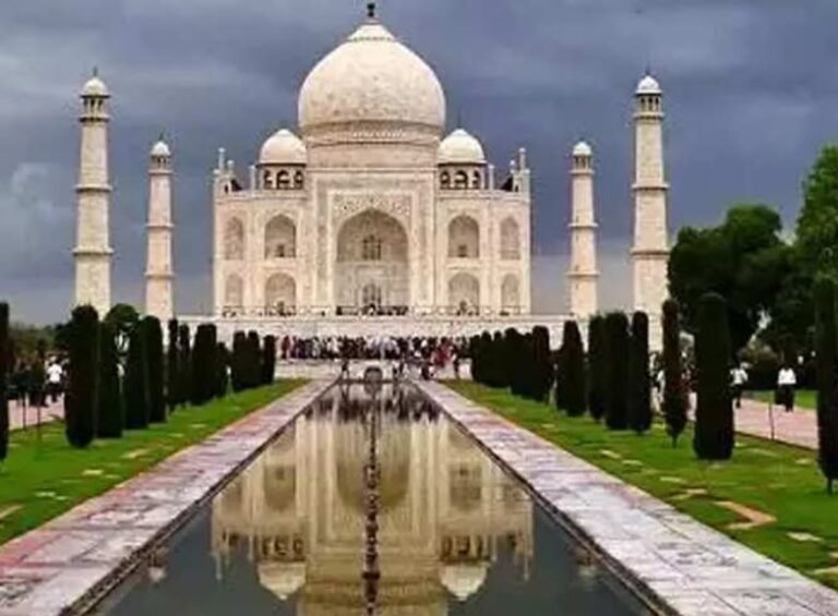 तो क्या ताजमहल होगा जब्त? आगरा नगर निगम ने प्रॉपर्टी टैक्स नोटिस भेजकर दी चेतावनी