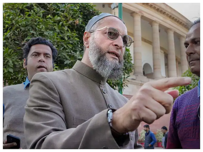 ओवैसी पर कांग्रेस का बड़ा आरोप, कहा- दो जगह से हैं मतदाता, चुनाव आयोग करे कार्रवाई !