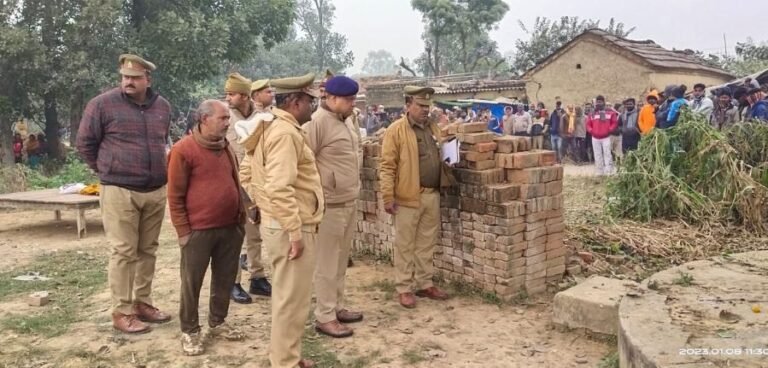 सुल्तानपुर: तांत्रिक के चक्कर में मां ने फावड़े से 6 माह के मासूम को काट डाला