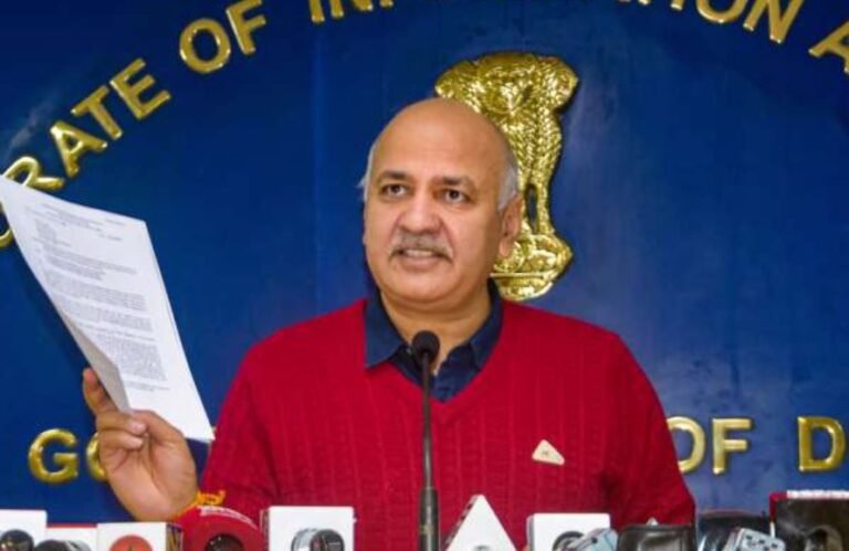 दिल्ली के डिप्टी सीएम मनीष सिसोदिया पर कसा शिकंजा ! दफ्तर पर सीबीआई का छापा
