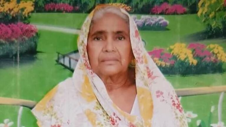 Firozabad: मृत महिला ने अंतिम संस्कार से पहले खोली आंखे, घरवाले हुए हैरान !