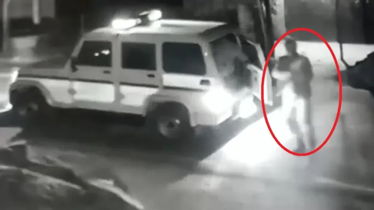 बिहार: पुलिसवालों ने की ‘हरकत’, CCTV कैमरे का नहीं रहा ध्यान, वीडियो वायरल !