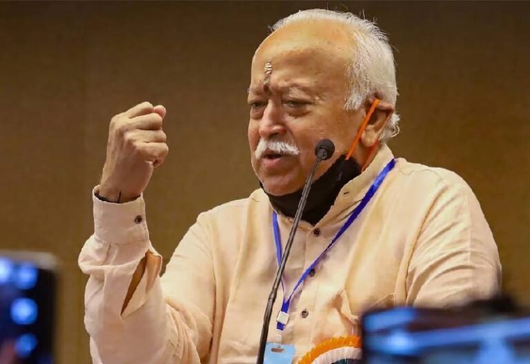 RSS प्रमुख भागवत बोले- जाति भगवान ने नहीं पंडितों ने बनाई, मचा बवाल !