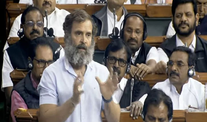 आखिर राहुल ने ऐसा क्या दिखा दिया जिससे संसद में हंगामा मच गया ?