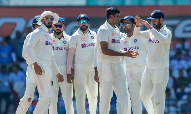 फिरकी के आगे नाचे कंगारु, भारत पारी और 132 रनों से जीता