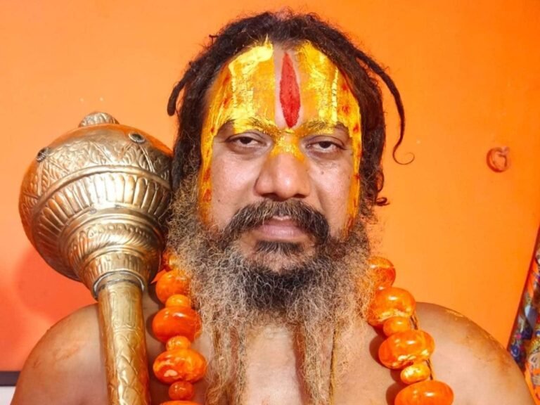 अयोध्या: परमहंसाचार्य का दावा- भारत में कभी PM और राष्ट्रपति भी बनेंगे भगवाधारी !