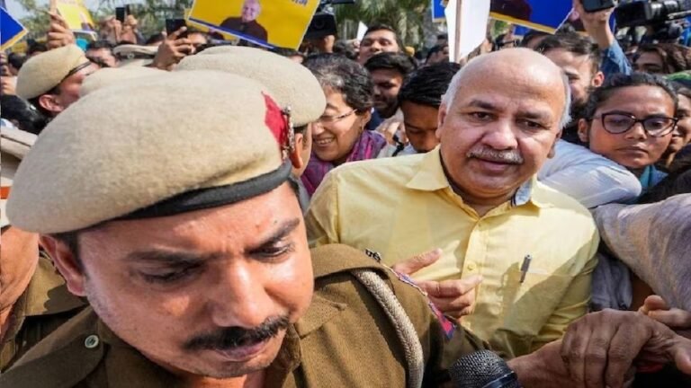 मनीष सिसोदिया को सुप्रीम कोर्ट से बड़ा झटका, कहा- SC नहीं देगी दखल, जाएं हाईकोर्ट !