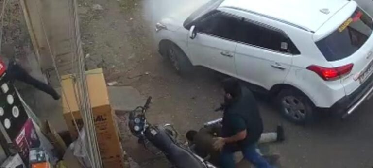 उमेश पाल के शूटर्स को मिली मुख्तार गैंग की मदद, अतीक के एक बेटे ने ली नेपाल में पनाह !
