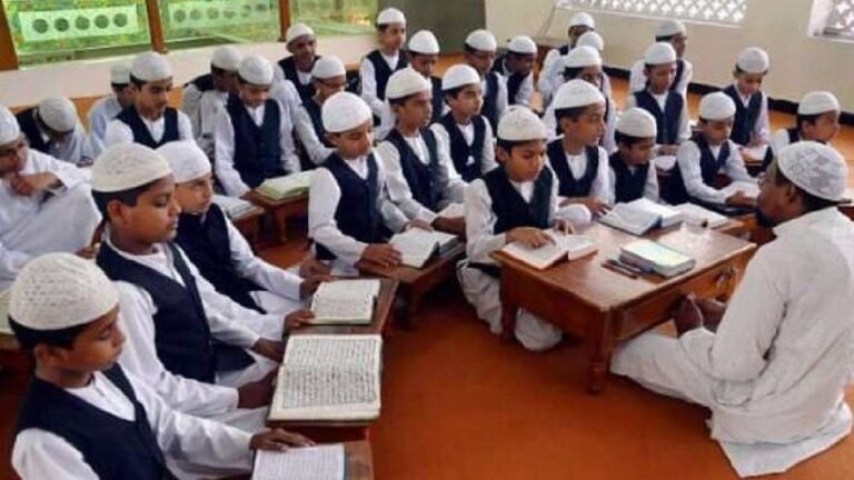 क्या सरकार द्वारा वित्तपोषित मदरसों में धार्मिक शिक्षा दी जा सकती है? इलाहाबाद हाईकोर्ट ने केंद्र और राज्य सरकार से मांगा जवाब