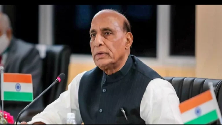 Breaking News: रक्षा मंत्री राजनाथ सिंह हुए कोरोना पॉजिटिव, खुद को किया Home Quarantine !
