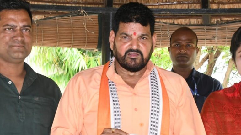 इलाज का खर्च उठाने के बहाने यौन संबंध…बृजभूषण सिंह पर सबसे संगीन आरोप