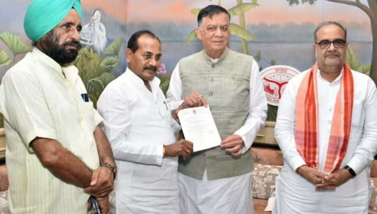 सपा छोड़कर बीजेपी में शामिल हुए दारा सिंह चौहान, योगी सरकार में भी होंगे शामिल!