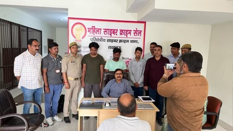 साइबर ठगी करके, 2 साल में बनाए 4 लाख फर्जी आधार- पैन कार्ड !