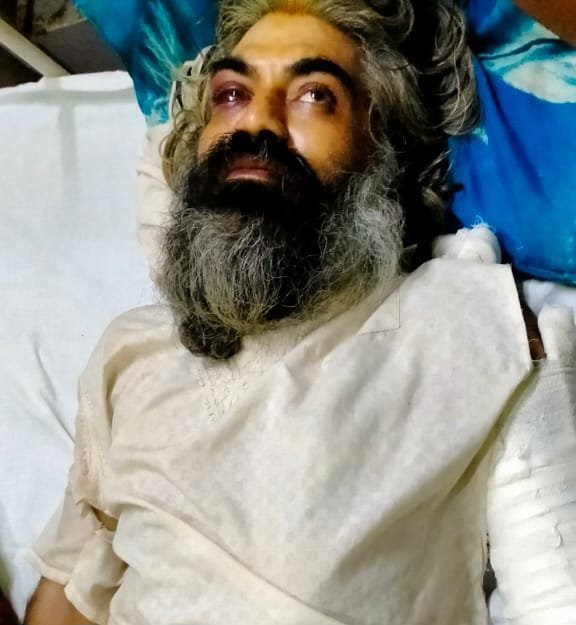 अयोध्या; गुप्तारघाट पंचमुखी हनुमान मंदिर के महंत पर प्राणघातक हमला !