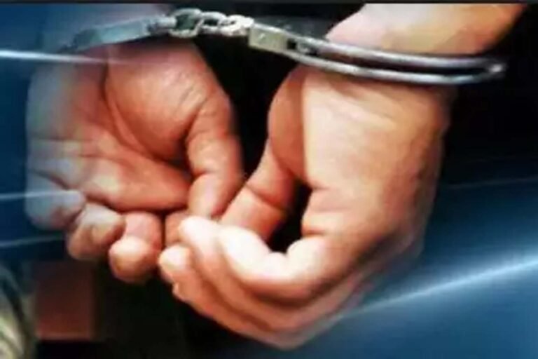 MP News: शख्स को मुंह से जूता उठाने के लिए किया मजबूर, 3 आरोपी गिरफ्तार ! 