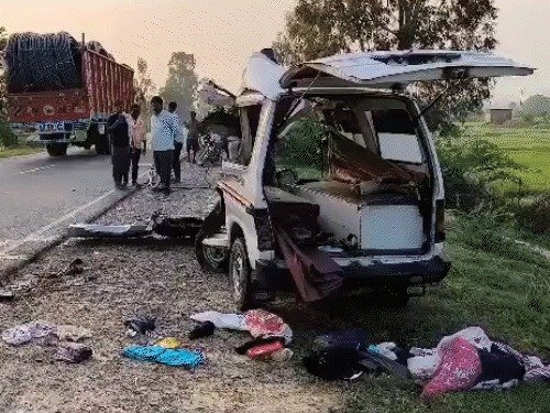 दर्दनाक हादसा: पति का शव लेकर लौट रही पत्नी समेत 3 बेटियों की मौत !