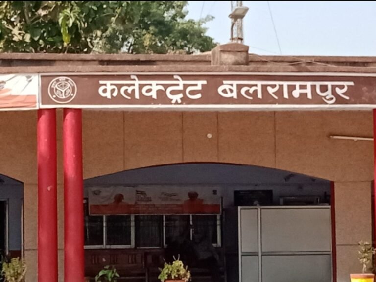 प्रदेश सरकार की रैंकिग में बलरामपुर के जिलाधिकारी अव्वल, अयोध्या के फिसड्डी