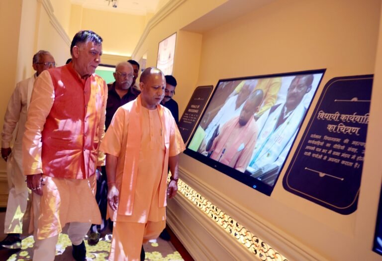 मुख्यमंत्री ने विधान भवन में डिजिटल कॉरिडोर का किया उद्घाटन