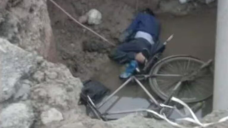 Breaking News: अयोध्या में बने रामपथ के गड्ढे में साइकिल समेत गिरा युवक, मौके पर हुई मौत..!!