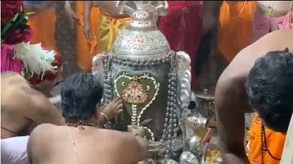 Nagpanchami 2023: नागपंचमी पर्व पर बाबा महाकाल ने धारण किया शेषनाग..!!