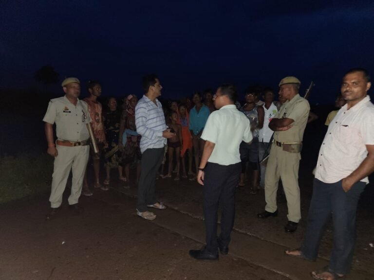 पकिस्तान ने चित्रकूट पहुंचे दो हिंदू परिवार के 15 लोग, LIU ने किया हाउस अरेस्ट !