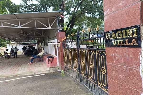 झारखंड के रांची समेत कई शहरों में ED की छापेमारी, वित्त मंत्री के बेटे के घर भी रेड !